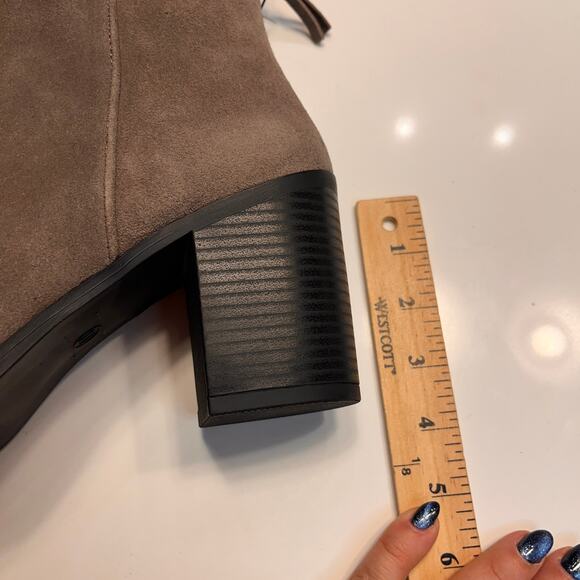 NEW MIA Aedlin Gray Suede Zipper Back Ankle Boots Size 11M - Picture 10 of 10